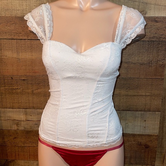 Spirit White Embroidered Lace Corset Top - Picture 4 of 11